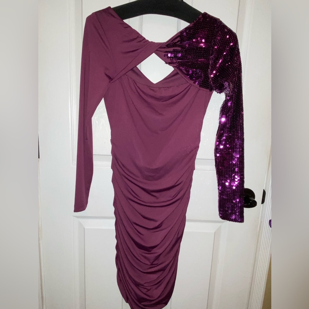 Women’s Venus, deep purple dress, size xs,  sequined arm, excellent condition